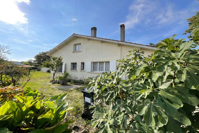 A vendre MAISON  5 PIECES 120 M2  LESPARRE MEDOC campagne