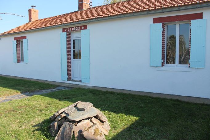 A louer LONGèRE  3 PIECES 79 M2  GIVRAND