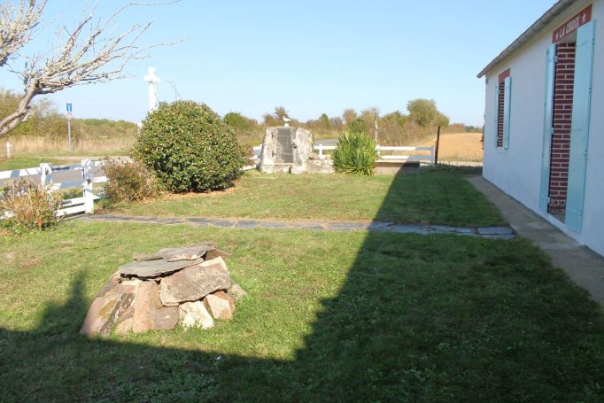 A louer LONGèRE  3 PIECES 79 M2  GIVRAND