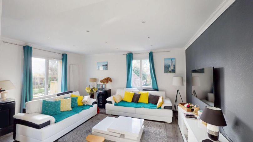 A vendre MAISON RENOVEE AVEC PISCINE PROCHE VEULETTES SUR MER