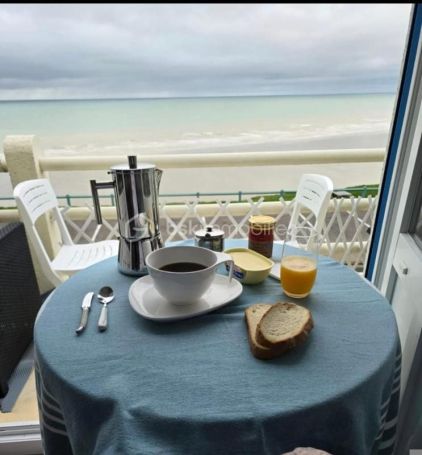 A louer STUDIO NEUF  17 M2 PIEDS DANS L'EAU AULT