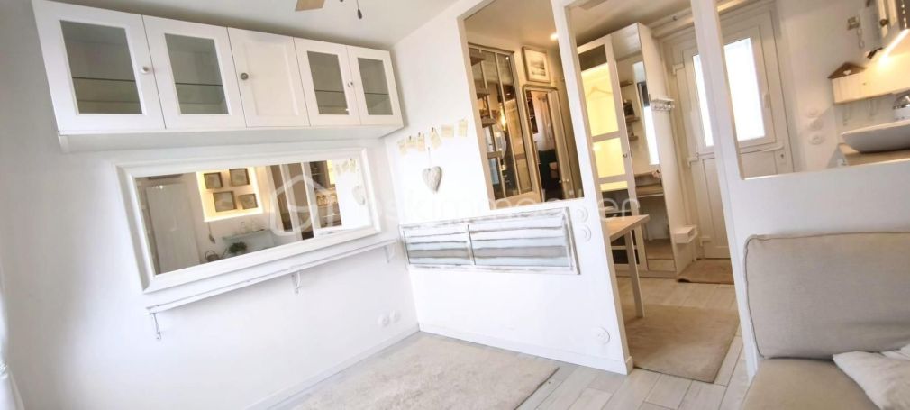 A louer STUDIO NEUF  17 M2 PIEDS DANS L'EAU AULT