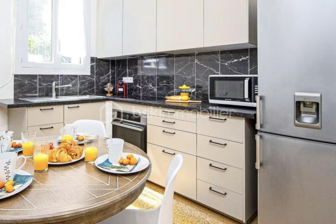 A louer APPARTEMENT T5 76 M2 BORD DE MER CANNES