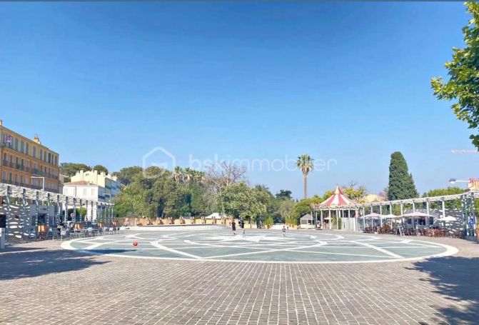 A louer APPARTEMENT T3 61 M2 TERRASSE BORD DE MER HYERES