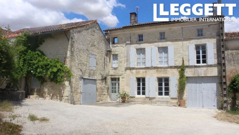 A vendre MAISON  DE MAîTRE  NEUVICQ LE CHATEAU