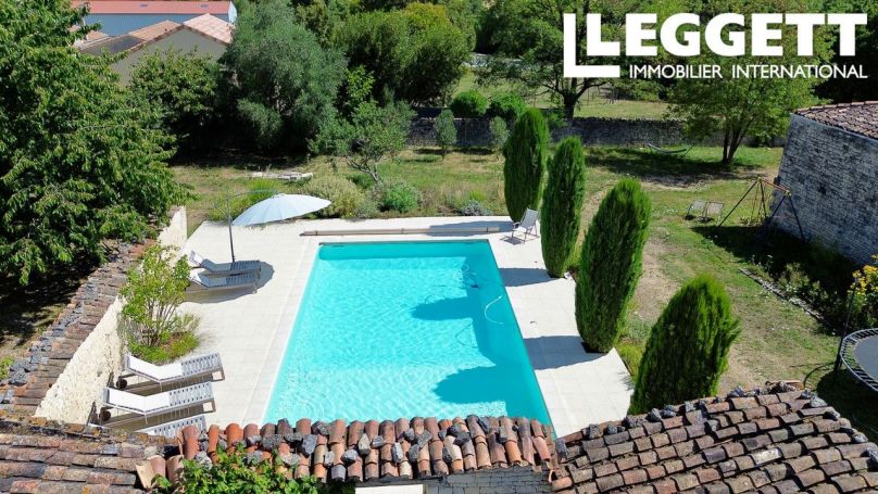 A vendre MAISON  DE MAîTRE  NEUVICQ LE CHATEAU