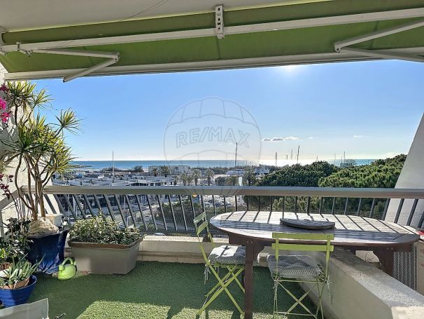 A louer APPARTEMENT T2 50 M2 TERRASSE BORD DE MER LA GRANDE MOTTE