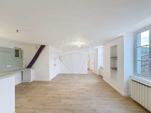 A louer APPARTEMENT T2 50 M2  NIMES