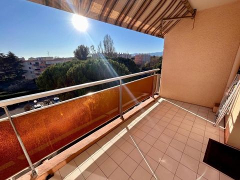 A louer APPARTEMENT T3 67 M2 TERRASSE BORD DE MER FREJUS