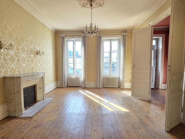 A louer MAISON  DE MAîTRE  SAINT JEAN D ANGELY