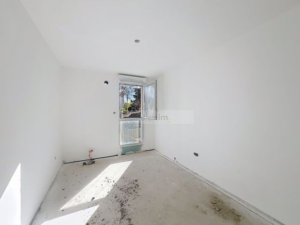 A louer APPARTEMENT T3 62 M2 TERRASSE BORD DE MER SIX FOURS LES PLAGES