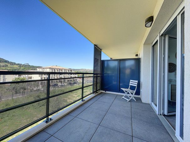 A louer APPARTEMENT T3 59 M2 TERRASSE BORD DE MER LA CIOTAT