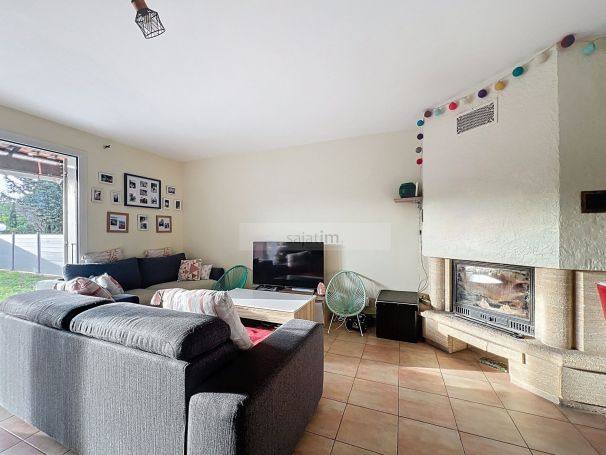 A vendre CHARMANTE MAISON 4 PIECES 85 m&sup2; jardin au calme La Ciotat