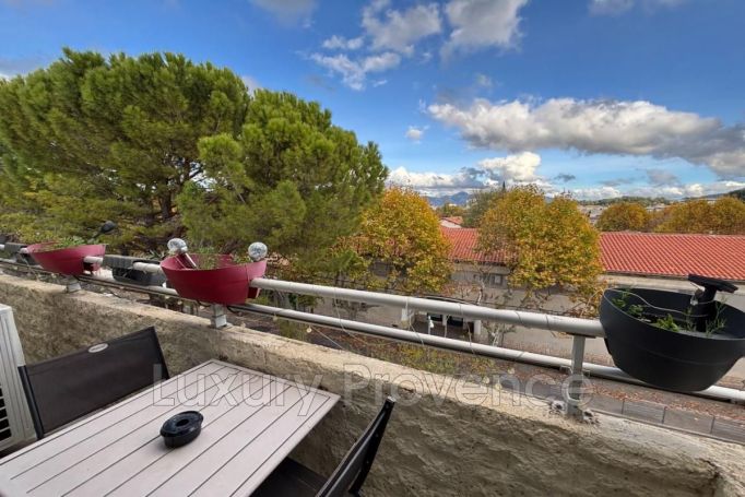 A louer APPARTEMENT T3 53 M2  AUBAGNE