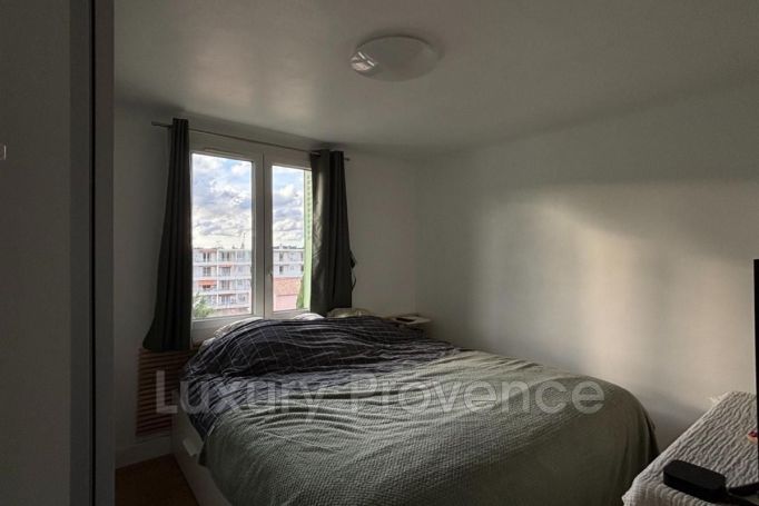 A louer APPARTEMENT T3 53 M2  AUBAGNE