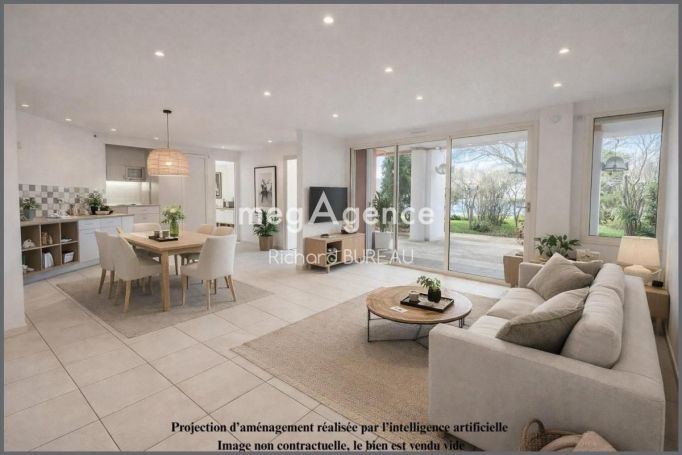 A louer APPARTEMENT T2 55 M2 TERRASSE BORD DE MER LE LAVANDOU