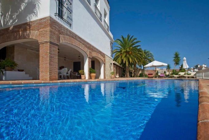 A louer PENTHOUSE  1 618 M2 TERRASSE BORD DE MER MáLAGA