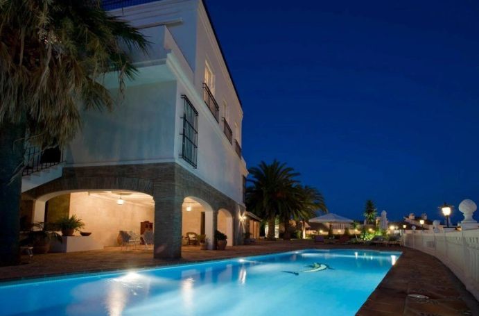 A louer PENTHOUSE  1 618 M2 TERRASSE BORD DE MER MáLAGA