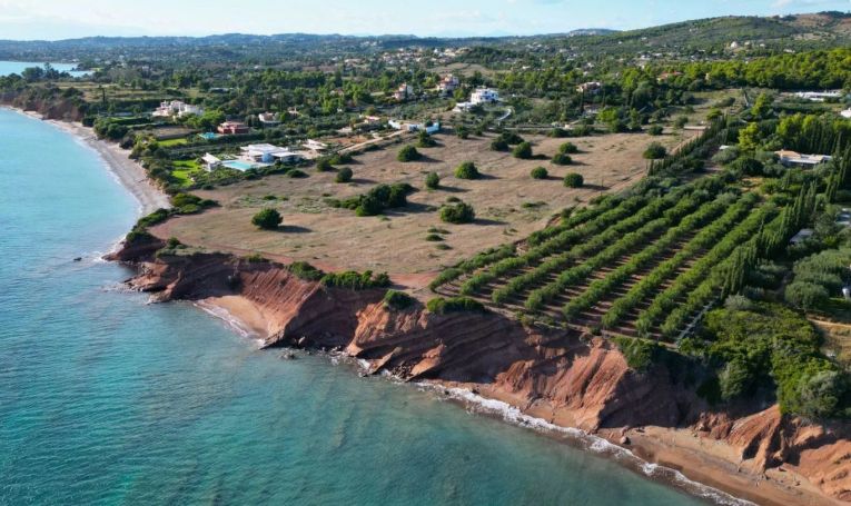 A louer PENTHOUSE DE PRESTIGE  PIEDS DANS L'EAU PETROTHALASSA