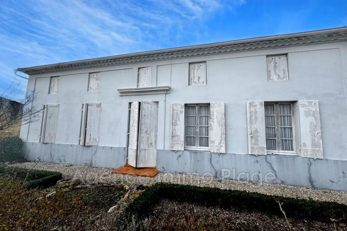 A vendre MAISON  8 PIECES 138 M2  BEGADAN