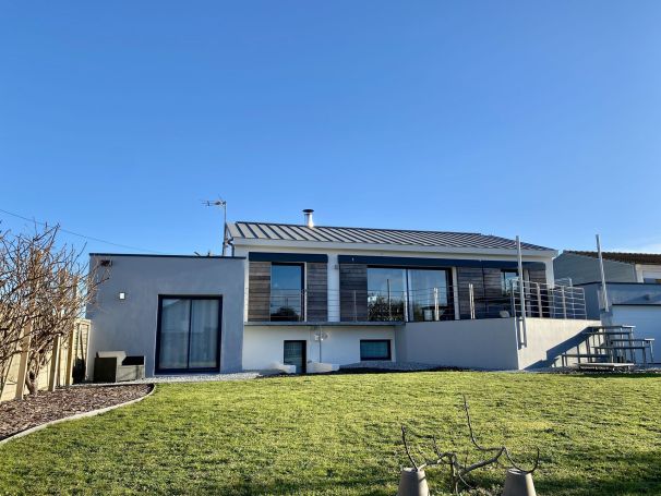 A vendre MAISON  7 PIECES 233 M2 BORD DE MER SAINT HILAIRE DE RIEZ