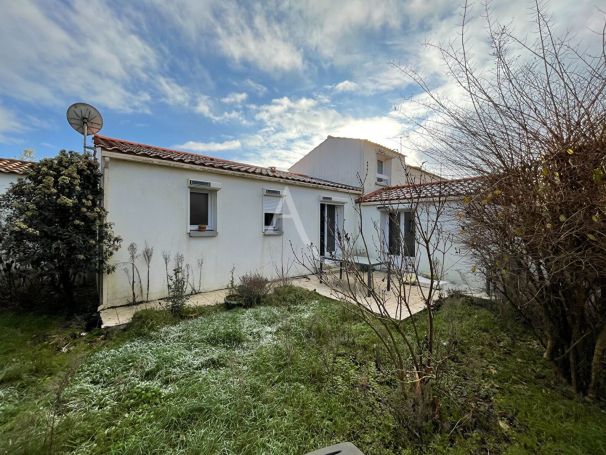 A vendre MAISON  4 PIECES 96 M2 BORD DE MER LONGEVILLE SUR MER