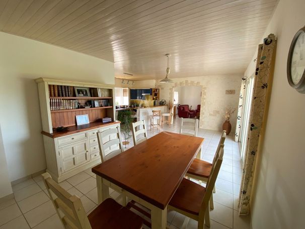 A vendre MAISON  5 PIECES 120 M2 BORD DE MER TALMONT SAINT HILAIRE