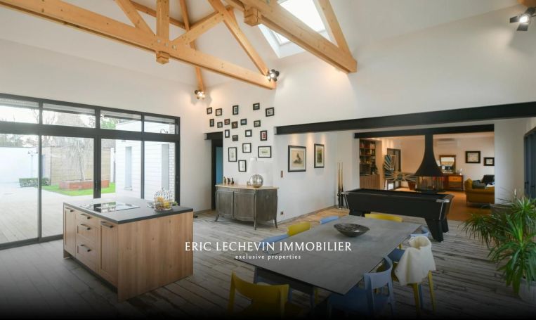 A vendre MAISON  6 PIECES 210 M2 BORD DE MER CUCQ