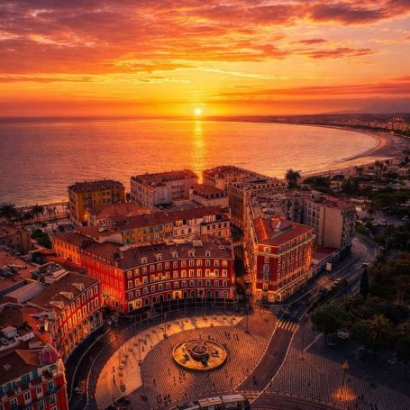 A louer APPARTEMENT T4 93 M2 TERRASSE BORD DE MER NICE