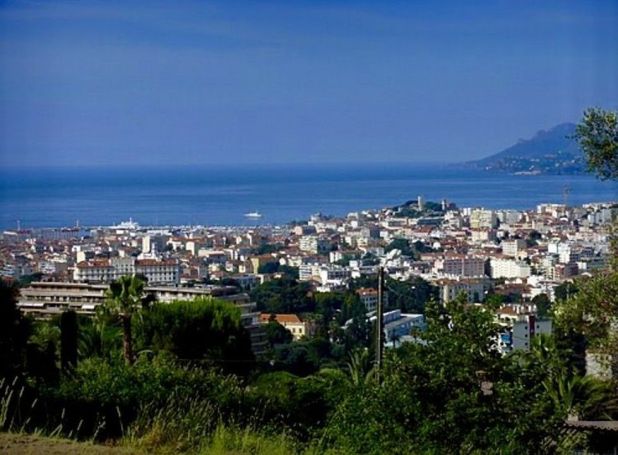 A louer APPARTEMENT T2 51 M2 BORD DE MER LE CANNET