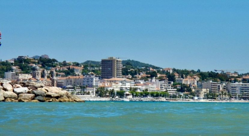 A louer APPARTEMENT T2 51 M2 BORD DE MER LE CANNET