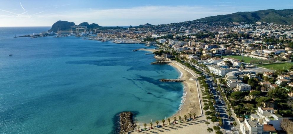 A louer APPARTEMENT DE PRESTIGE T4 83 M2 BORD DE MER LA CIOTAT