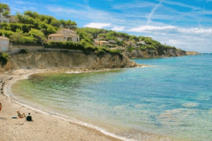 A louer APPARTEMENT T4 121 M2 BORD DE MER SANARY SUR MER