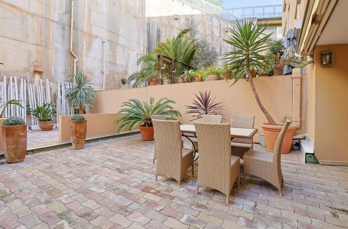 A louer APPARTEMENT T3 65 M2 TERRASSE PLAGE à PIED BANDOL