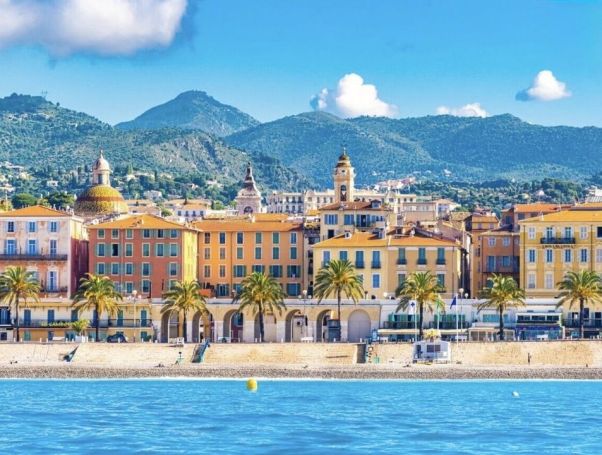 A louer APPARTEMENT T3 56 M2 BORD DE MER NICE