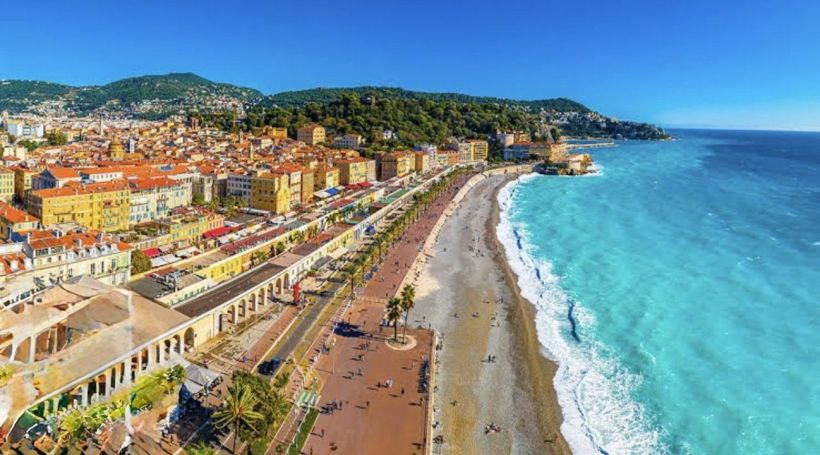 A louer APPARTEMENT T5 88 M2 BORD DE MER NICE