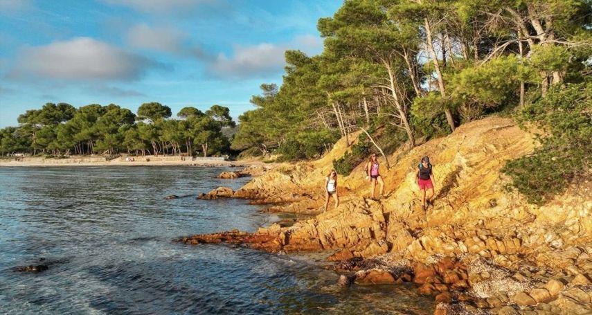 A louer APPARTEMENT DE PRESTIGE T3 70 M2 BORD DE MER BORMES LES MIMOSAS