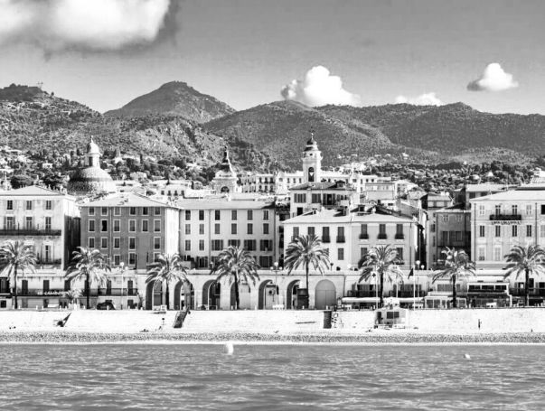 A louer APPARTEMENT T3 66 M2 BORD DE MER NICE