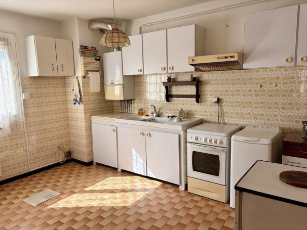 A louer APPARTEMENT T3 74 M2 BORD DE MER LA SEYNE SUR MER