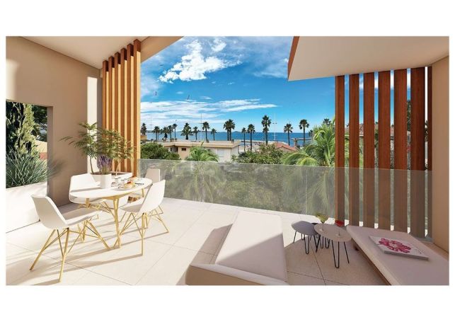 A louer APPARTEMENT DE PRESTIGE T7 210 M2 BORD DE MER SIX FOURS LES PLAGES