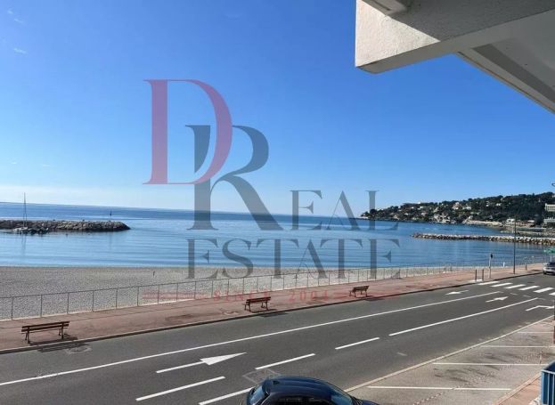 A louer APPARTEMENT T2 54 M2 TERRASSE PIEDS DANS L'EAU ROQUEBRUNE CAP MARTIN