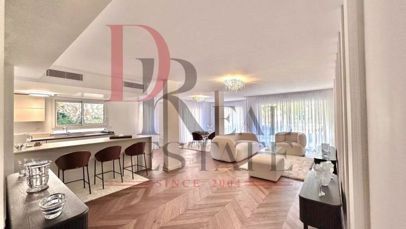 A louer APPARTEMENT DUPLEX DE PRESTIGE NEUF T6 250 M2 BORD DE MER ROQUEBRUNE CAP MARTIN