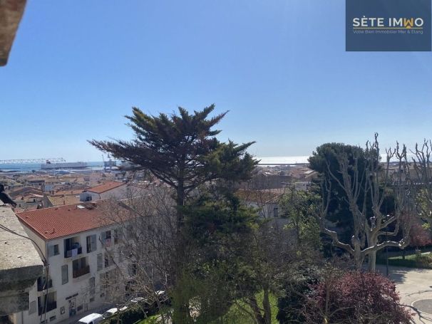 A louer APPARTEMENT NEUF T3 99 M2 BORD DE MER SETE