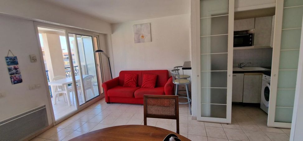 A louer APPARTEMENT T2 34 M2 TERRASSE PLAGE à PIED MENTON