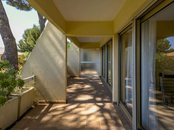 A louer APPARTEMENT T2 55 M2 TERRASSE BORD DE MER SAINT MANDRIER SUR MER