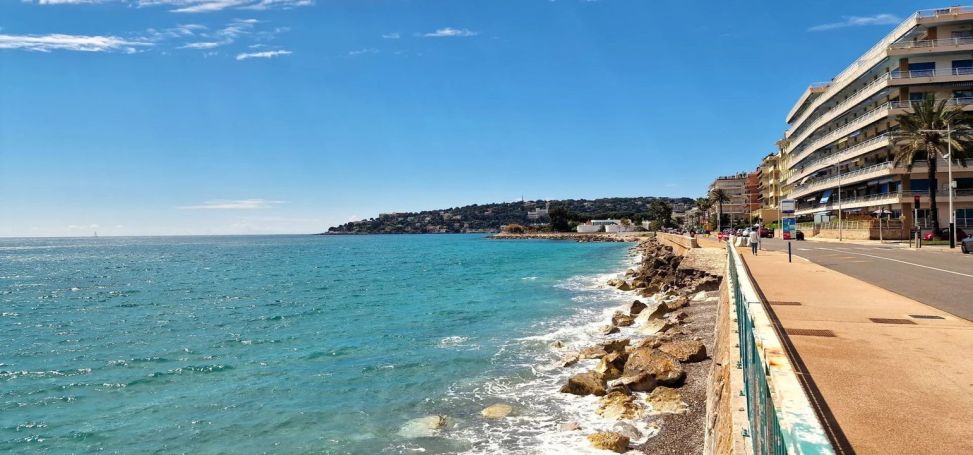 A louer STUDIO  34 M2 BORD DE MER MENTON