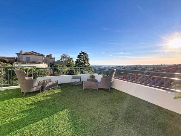 A louer APPARTEMENT T3 79 M2 TERRASSE VUE MER NICE