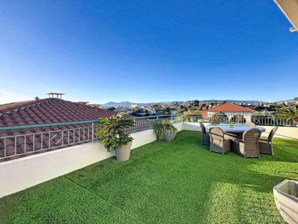 A louer APPARTEMENT T3 79 M2 TERRASSE VUE MER NICE