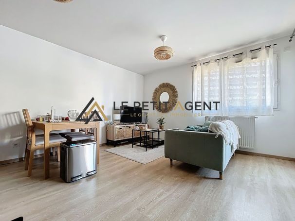 A louer APPARTEMENT T2 43 M2 TERRASSE  LE BOUSCAT