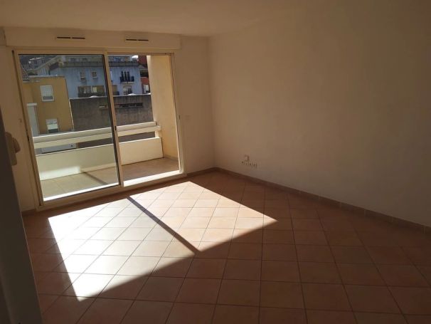 A louer APPARTEMENT T2 49 M2 TERRASSE  AUBAGNE